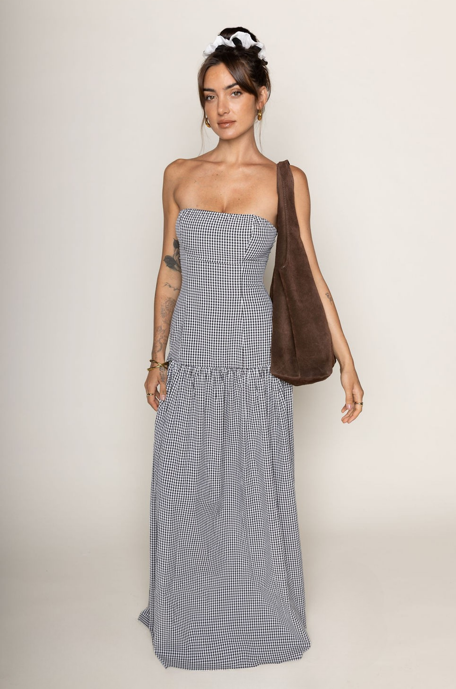 black and white Gingham printed strapless maxi dress
Drop waist
Back zipper closure
Bust is lined
gingham wedding guest dress
tube top maxi dress