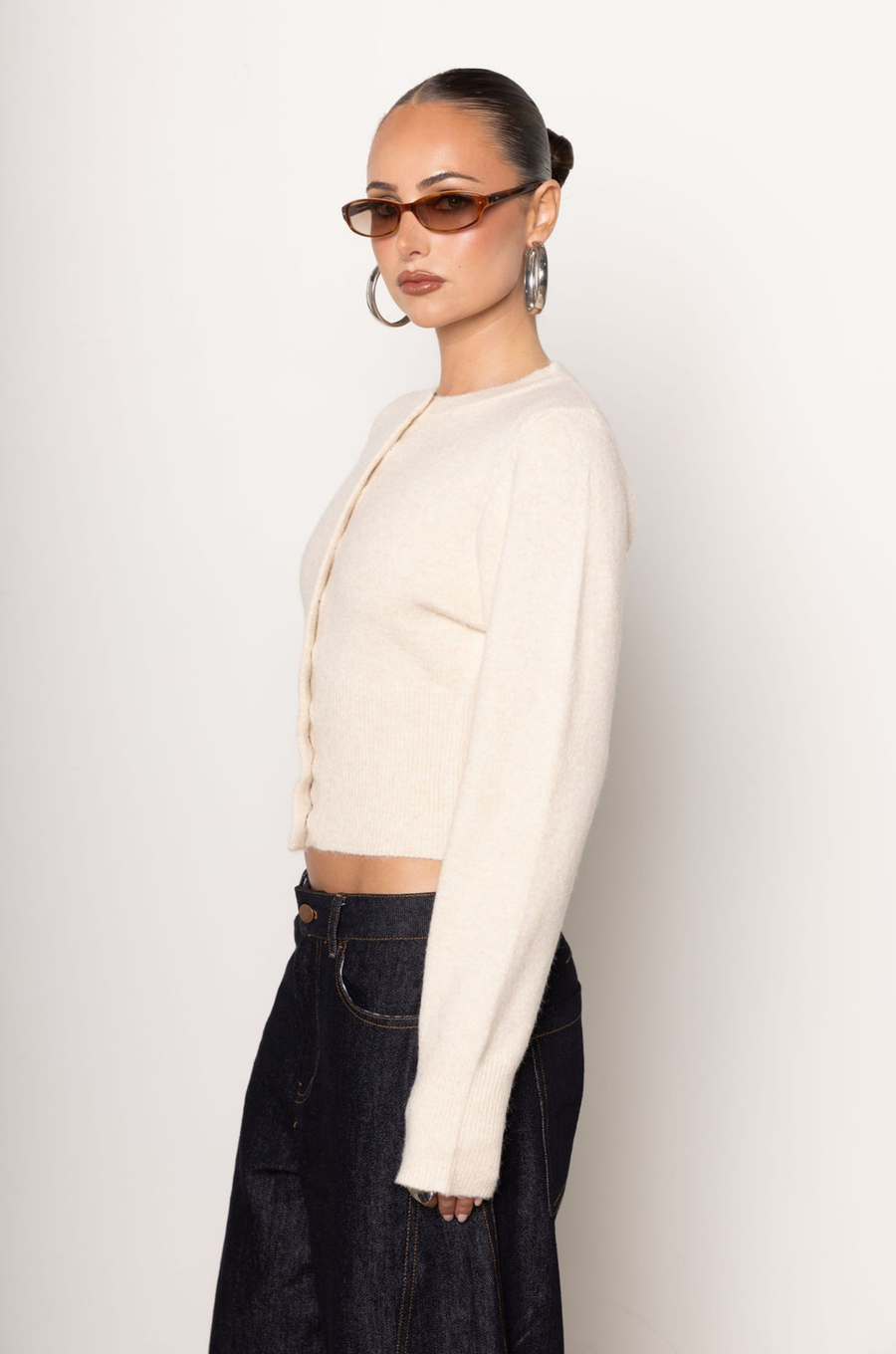 Fuzzy cardigan sweater
Comes with scarf
Snap button down closure
Ribbed hemline and arm hemline
Unlined
ivory scardigan
ivory cardigan with scarf
fall cardigan
fall outfit