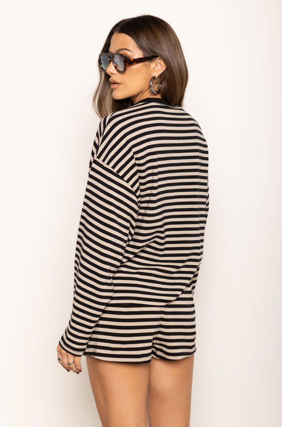 TOP
Striped long sleeve top
Crewneck top

BOTTOM
Striped mini shorts
Elastic waistband
Adjustable drawstring

black and taupe striped short and long sleeve top
cute lounge wear