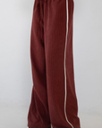 burgundy maroon Stipe wide leg pant
Grey pant with white stripe
Single bonding at side
Elastic waistband
Side pockets
Unlined
fall transition outfit