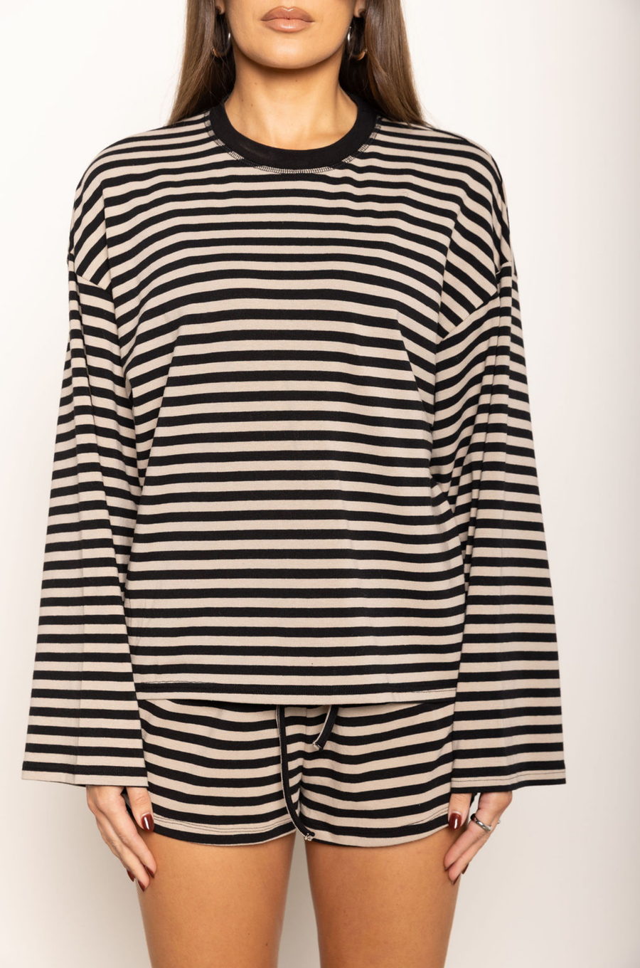 TOP
Striped long sleeve top
Crewneck top

BOTTOM
Striped mini shorts
Elastic waistband
Adjustable drawstring

black and taupe striped short and long sleeve top
cute lounge wear