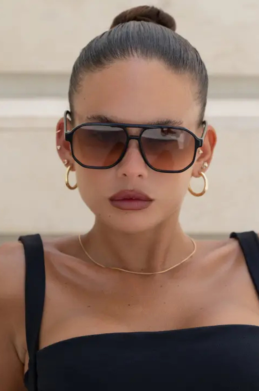 Unisex aviator sunglasses
Thin frame
Made from Biodegradable acetate
Premium Nylon Lenses
Premium German hardware
Comes with case
black and brown thin aviator sunglasses