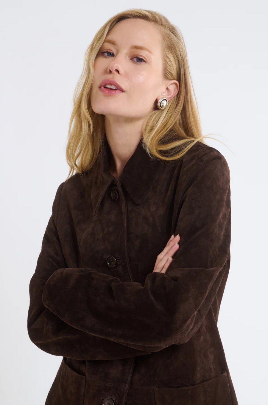 brown Genuine suede jacket
Front button down closure
Fully lined
Front chore pockets
Boxy fit
Genuine suede/Polyester
brown suede jacket
fall jacket
fall outfit
fall layering
