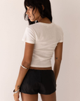 white Short sleeve t-shirt
Crewneck
Unlined