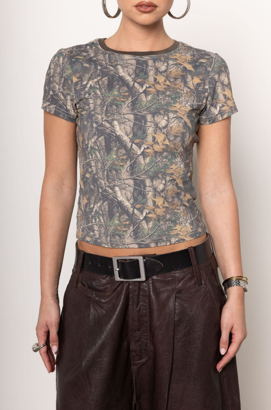 Camouflage t-shirt top
Crewneck
Short sleeve
Unlined
camo tshirt
camo top
fall top
fall outfit
camo crewneck