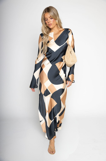 Satin long sleeve maxi dress
Geometric graphic printed
Unlined
fall wedding guest maxi dress