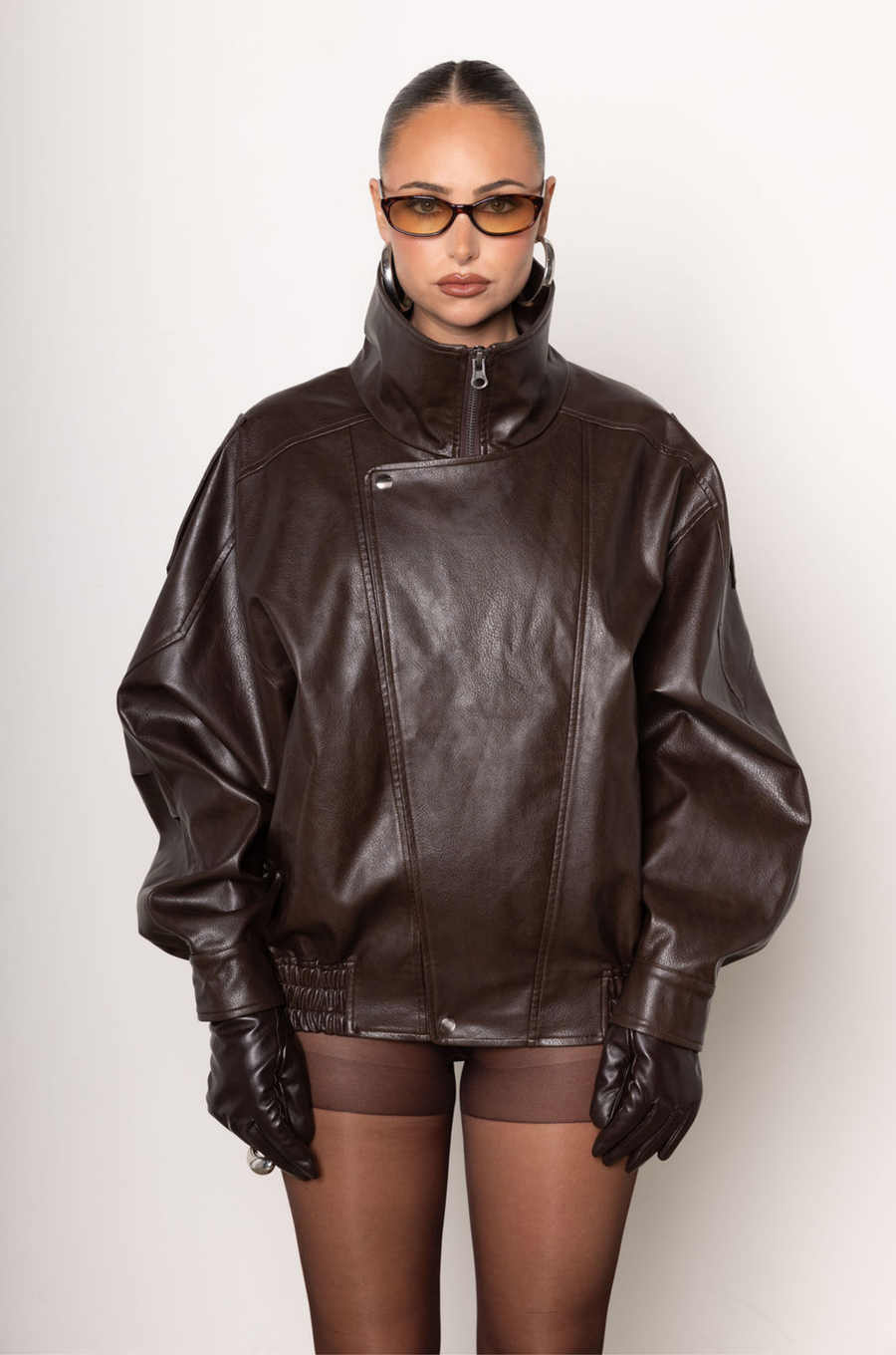 Faux leather oversized jacket
Zipper/button closure
Collared
2 side pockets
Elastic hem
Lined
Length: 25"
PU/Polyester
brown faux leather oversized jacket
ysl dupe leather jacket
fall leather jacket
fall outfit