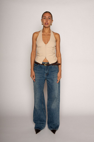 Woven vest halter top with button closure
Front eye hook closures
V cut detailing
Lined
going out top
summer top
spring top