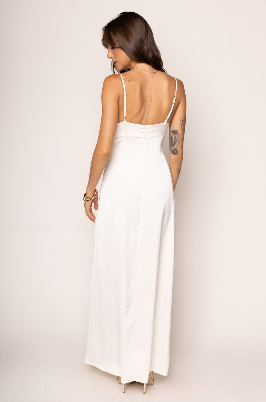 ivory Satin maxi dress
Adjustable straps
Back zipper closure
Mesh bodice
Partially lined
ivory bridal dress
bridal shower dress