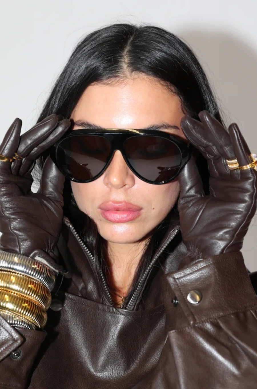 Sleek, modern aviator silhouette sunglasses
Polished black frame and warm brown lenses.
Designed for a lightweight, comfortable fit with full UV protection.
A clean everyday shape that works with any look — hot without trying