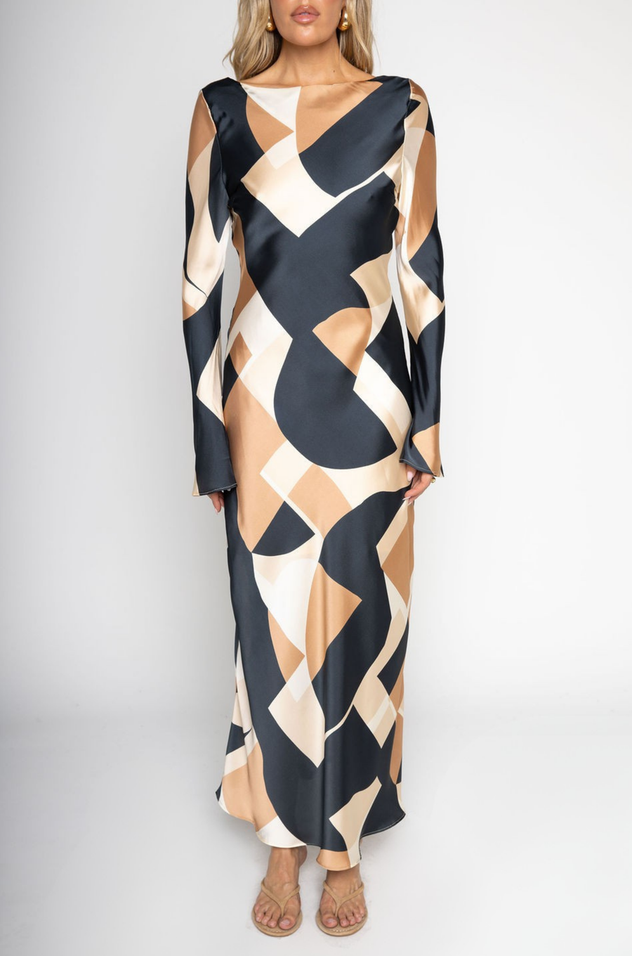Satin long sleeve maxi dress
Geometric graphic printed
Unlined
fall wedding guest maxi dress