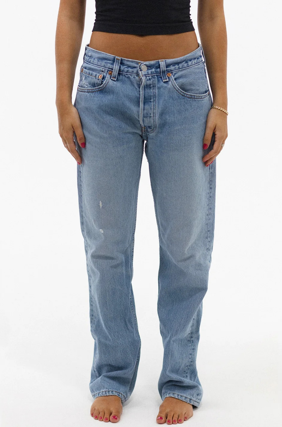 Mid to low rise denim jeans
Baggy fit
Machine wash
501 button fly and button closure
5-pocket design
Rigid denim with lightly distressed trim
Due to the use of reclaimed vintage fabrics, details and colors vary throughout to ensure that each piece is uniquely its own
Some pieces have slight imperfections, which vary from piece to piece.
custom levi jeans
aligrace denim