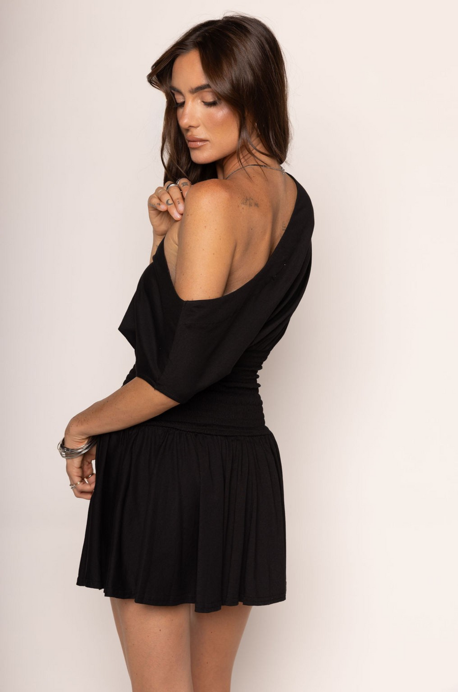 Off the shoulder mini dress
Smocked bodice
Unlined
black off the shoulder mini dress
summer dress
dress up casual dress