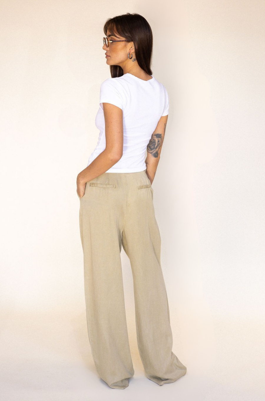 tan beige High waisted trouser pant
Belt loops
Eyelet and zipper closure
Front pleats
2 side pockets
2 faux back pockets
Unlined
work trouser pants
cute office attire
dressed up outfit