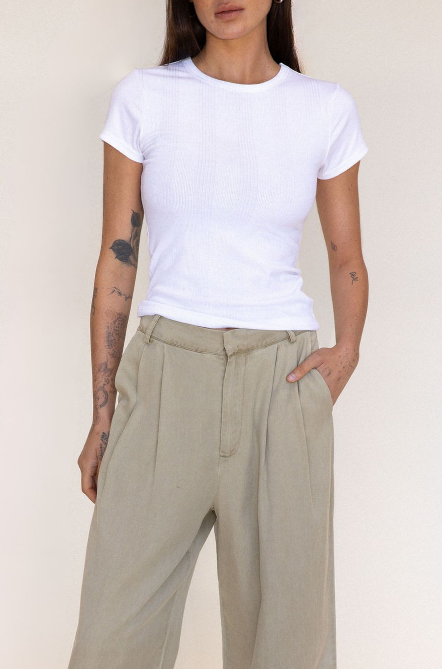 white Ribbed short sleeve top
Crewneck
Regular fit
Midweight
white tee
white tshirt