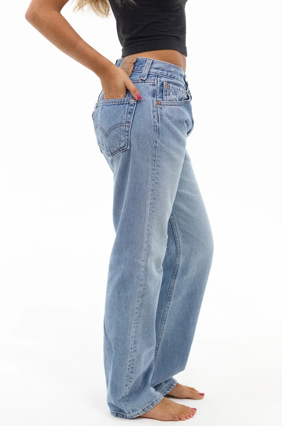 Mid to low rise denim jeans
Baggy fit
Machine wash
501 button fly and button closure
5-pocket design
Rigid denim with lightly distressed trim
Due to the use of reclaimed vintage fabrics, details and colors vary throughout to ensure that each piece is uniquely its own
Some pieces have slight imperfections, which vary from piece to piece.
custom levi jeans
aligrace denim