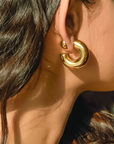 16K Gold Non-Tarnish Ball C Hoop Earring
16K Gold Plating
Stainless Steel
thick gold hoop earring