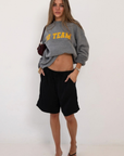 black Satin shorts
Satin jorts
Elastic adjustable waistband
Side pockets
Lined