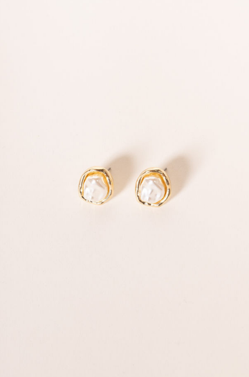 organic pearl with Gold trim earring 