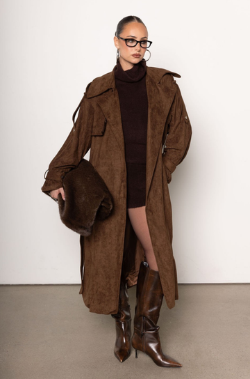 brown Faux suede long long trench coat
Collared
Adjustable waist tie
Back slit
Lined
brown suede trench coat
fall jacket
fall coat
fall outfit