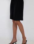 black Satin shorts
Satin jorts
Elastic adjustable waistband
Side pockets
Lined