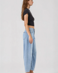 Barrel jeans
Mid-rise fit designed with a relaxed feel through the seat
Features a side panel and knee dart to enhance the barrel silhouette
Wear true to size for the perfect relaxed fit, or size up for a baggier look
Finished with Rolla’s signature vintage trims
Zip fly closure