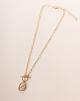 Organic pearl pendent chain necklace
Lobster clasp closure
Toggle closure
Synthetic
