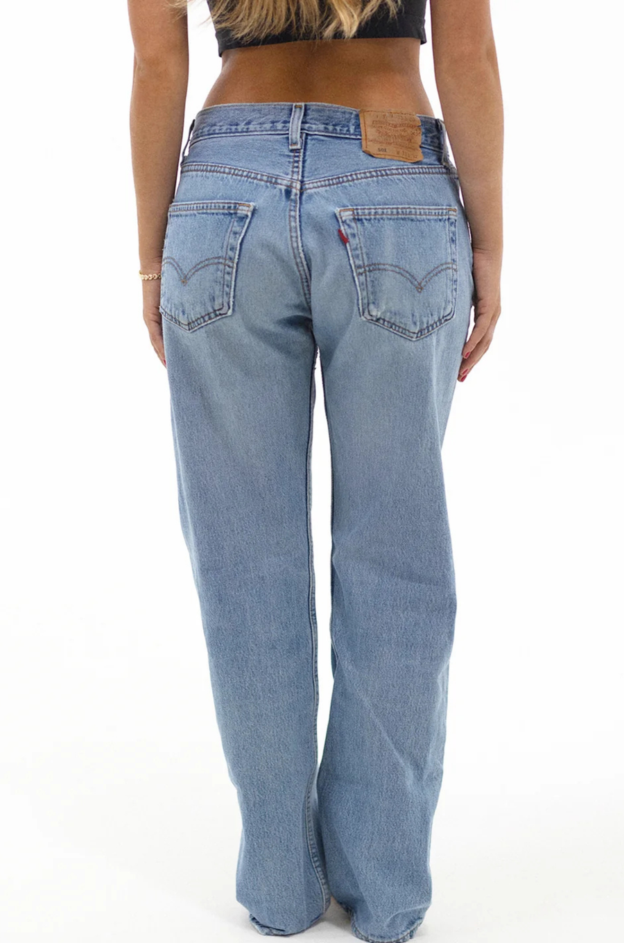 Mid to low rise denim jeans
Baggy fit
Machine wash
501 button fly and button closure
5-pocket design
Rigid denim with lightly distressed trim
Due to the use of reclaimed vintage fabrics, details and colors vary throughout to ensure that each piece is uniquely its own
Some pieces have slight imperfections, which vary from piece to piece.
custom levi jeans
aligrace denim