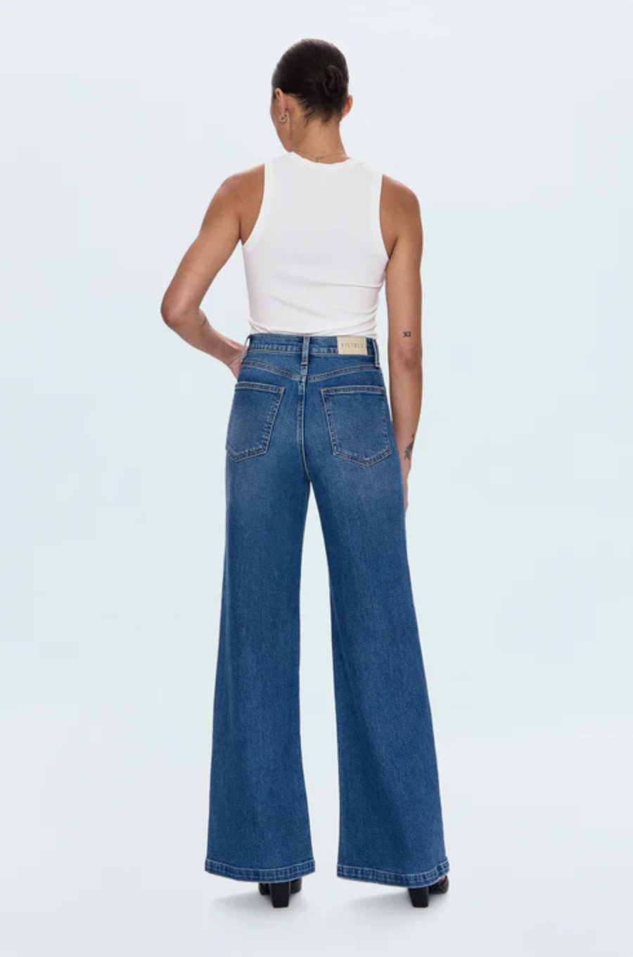 Relaxed, ultra wide leg silhouette
High rise waist
Comfort stretch denim
Waist: 26" / Rise: 12" / Length: 33"
Cotton/Spandex
medium wash blue denim jeans