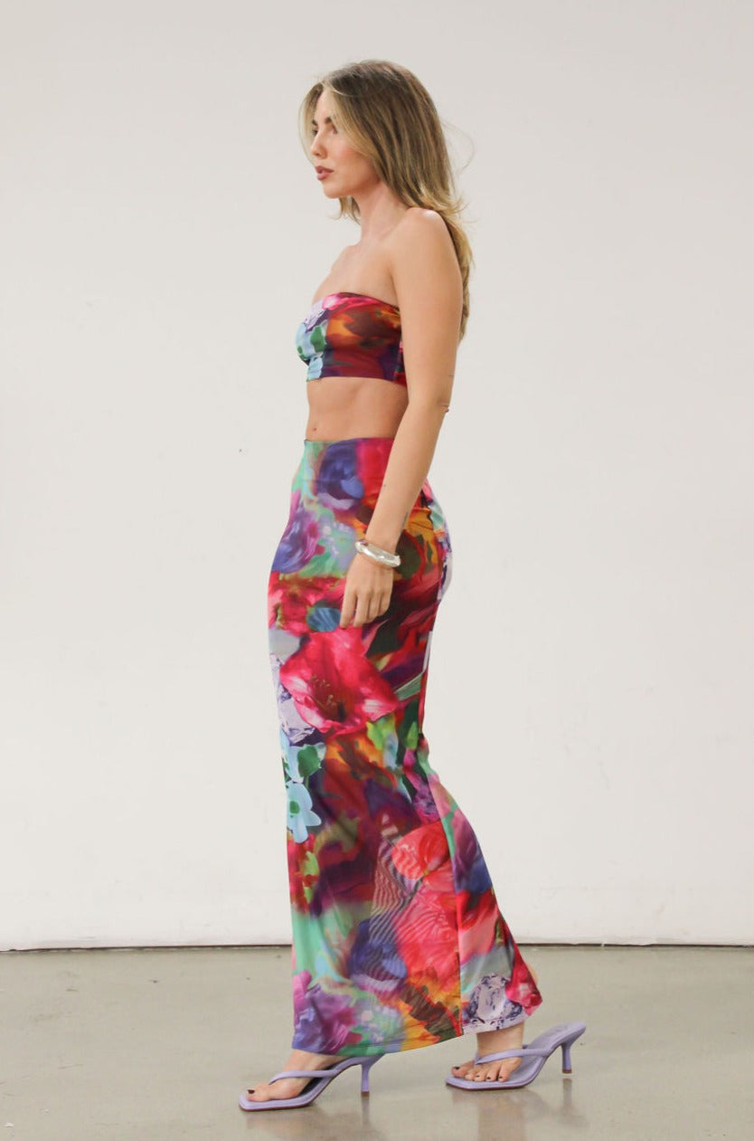 Printed knit mesh bandeau. Elastic neckline. In we rubber grip lining. Fully lined.Printed knit mesh maxi skirt. Elastic waist. Tie Dye dress set. Tube top dress. Strapless dress set.