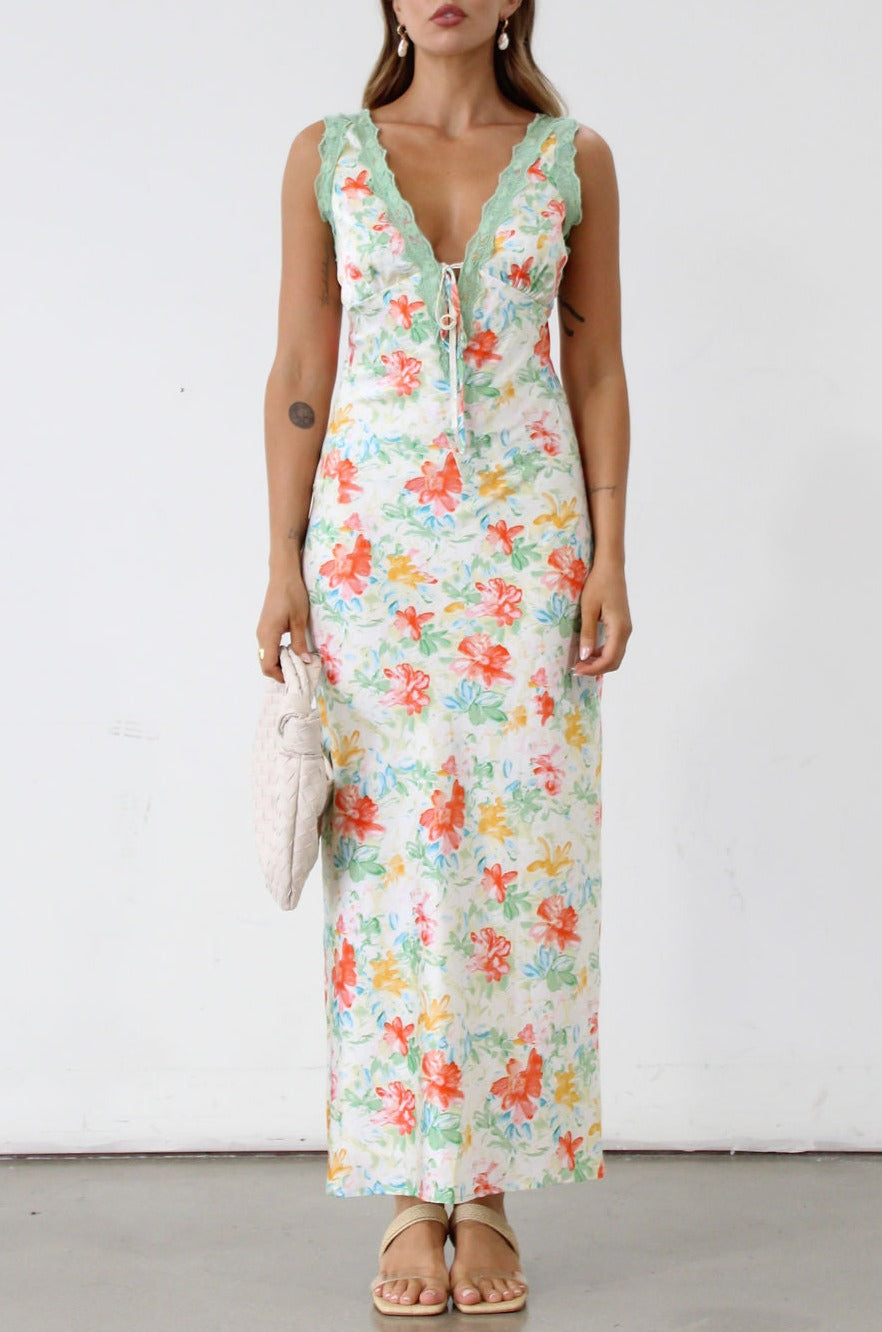 Floral printed satin maxi dress. Sleeveless. Front tie closure. Lace trim. Side zipper closure. Fully lined. Wedding dress. Guest wedding dress. Floral maxi dress. Dress for summer. Dress for vacation