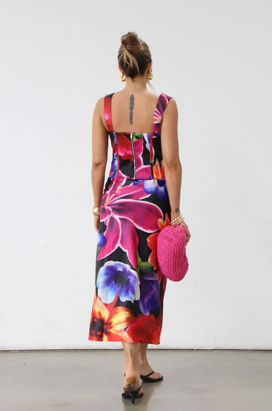 Printed satin midi skirt. Elastic waist. Unlined. floral dress set. floral midi skirt. floral busiter