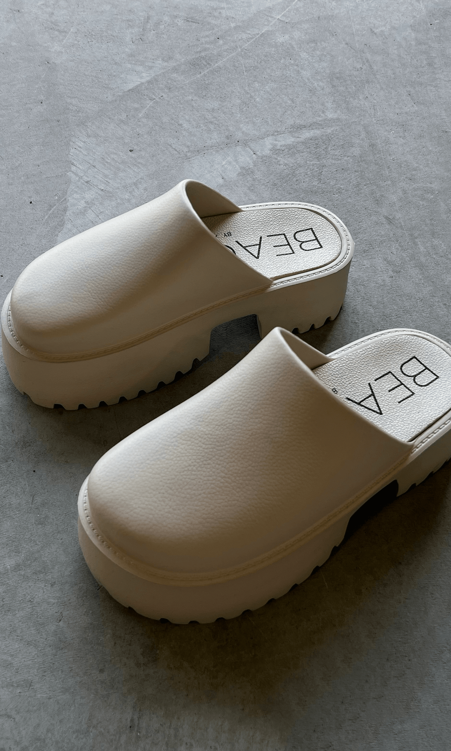 Ventura Platform Mule by Matisse - SHOPLUNAB