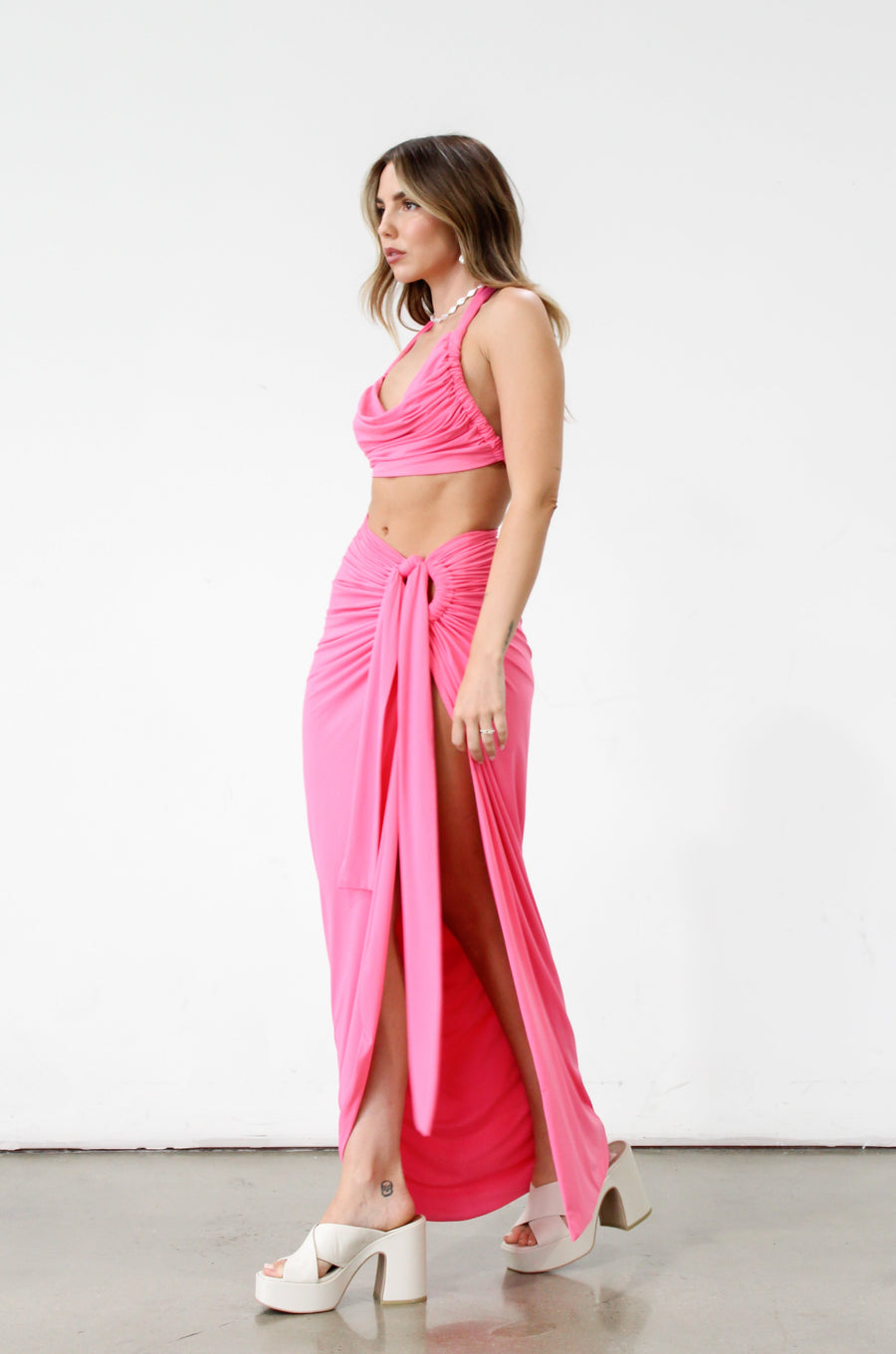 Knit maxi skirt. Knit top. Front keyhole with adjustable tie closure. Front slit. Fully lined. pink dress set. pink set. tan set to wear on vacation. Outfit to wear on vacation. Outfift to wear in Mexico. Mexico outfit. Beach outfit. 