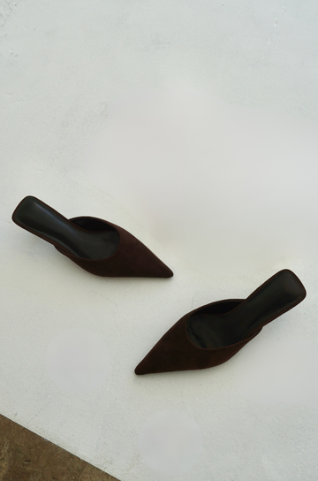 Modern mule
Low kicked-in stiletto heel
Closed pointed toe
Open heel counter
Easy slip on design
Synthetic upper, lining and outsole
Heel height 6.5cm
brown kitten heel
fall shoe
fall heel