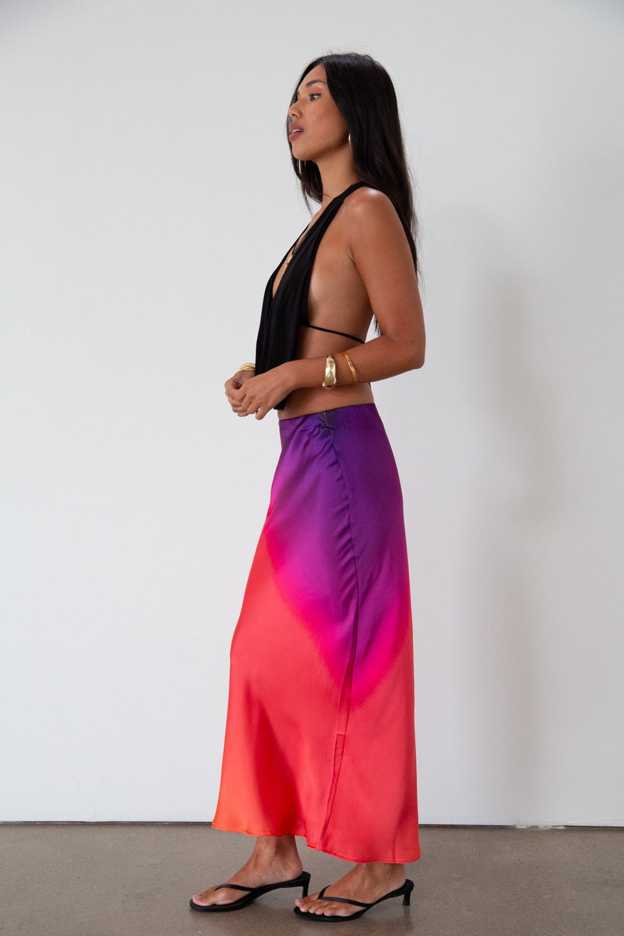 Satin maxi skirt. Elastic waistband. Unlined. sunet maxi skirt. going out skirt. going out outfit.