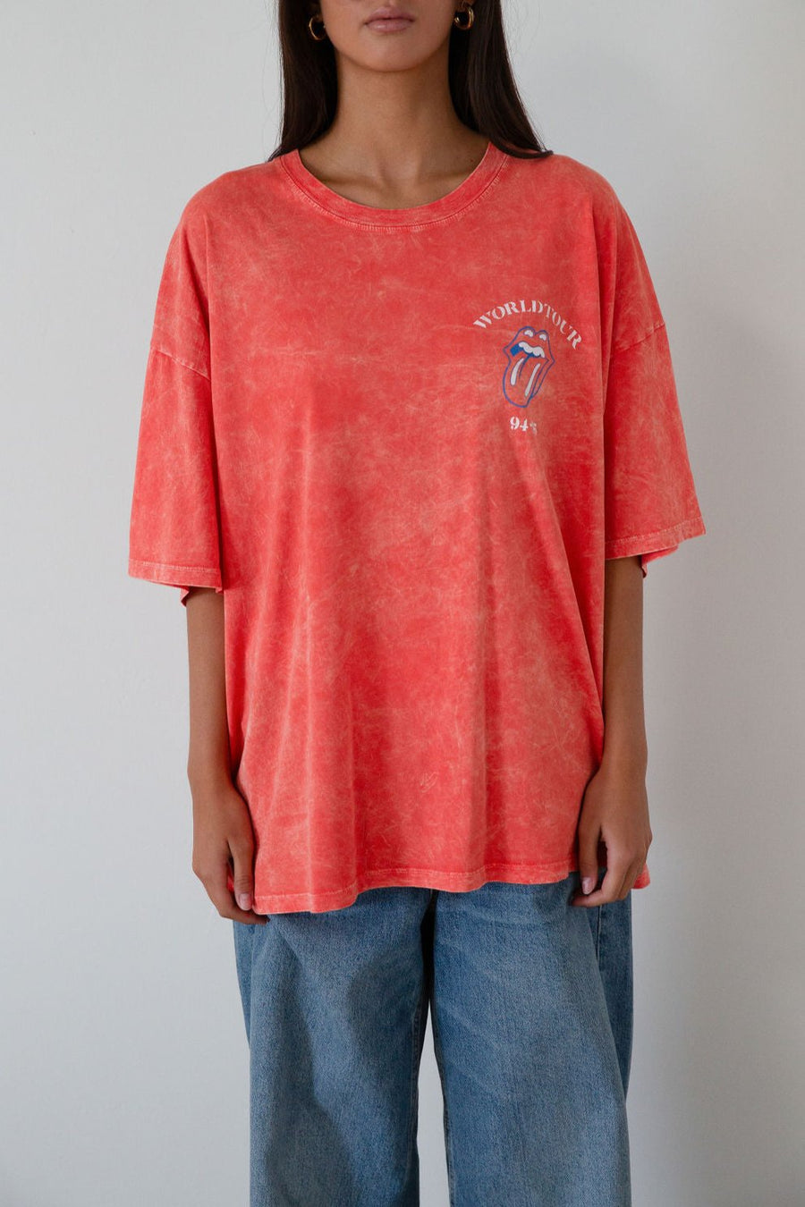 Graphic printed acid wash knit oversized tee. Crewneck. Short sleeves. rolling stones graphic tee