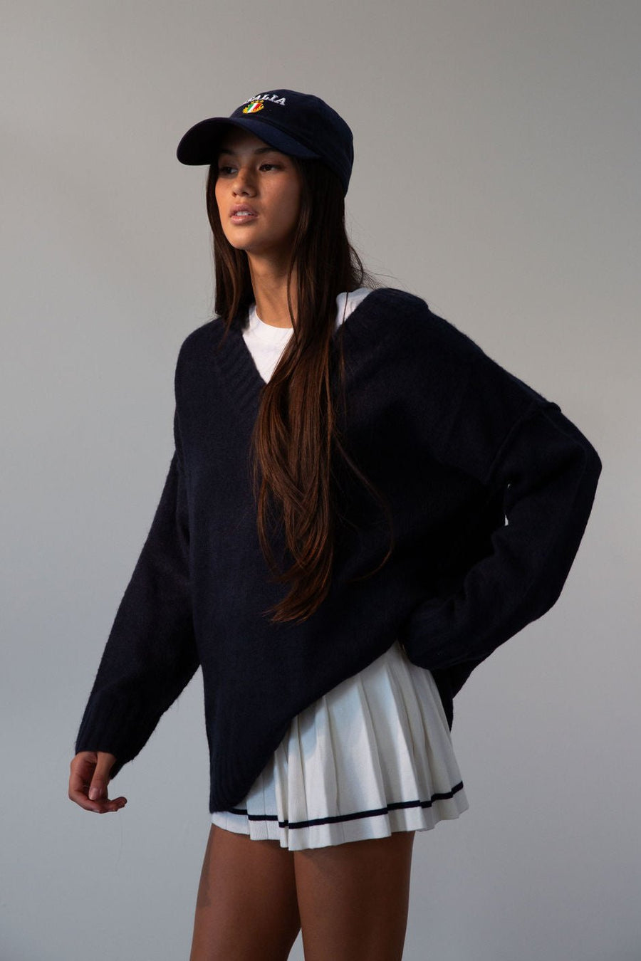 Pleated knit skirt. Elastic waistband. Shorts lining. white skirt. tennis skirt. fashion tennis skirt. preppy skirt. preppy outfit. fall outfit