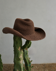 brown Raffia packable cowboy hat
Inner adjustable tie