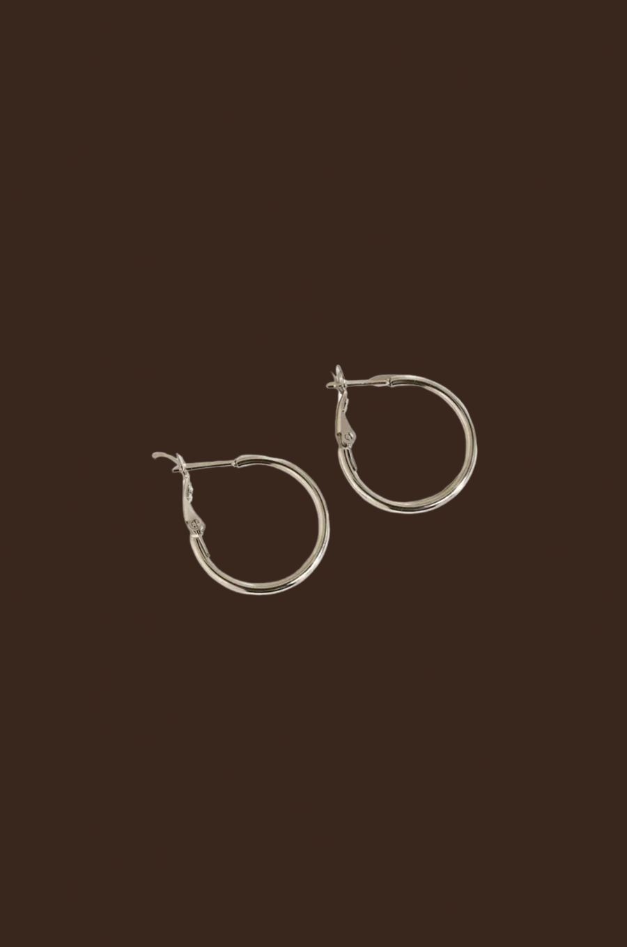 18K Gold Non-Tarnish Classic Thin Hoop Earring
silver thin hoop earrings