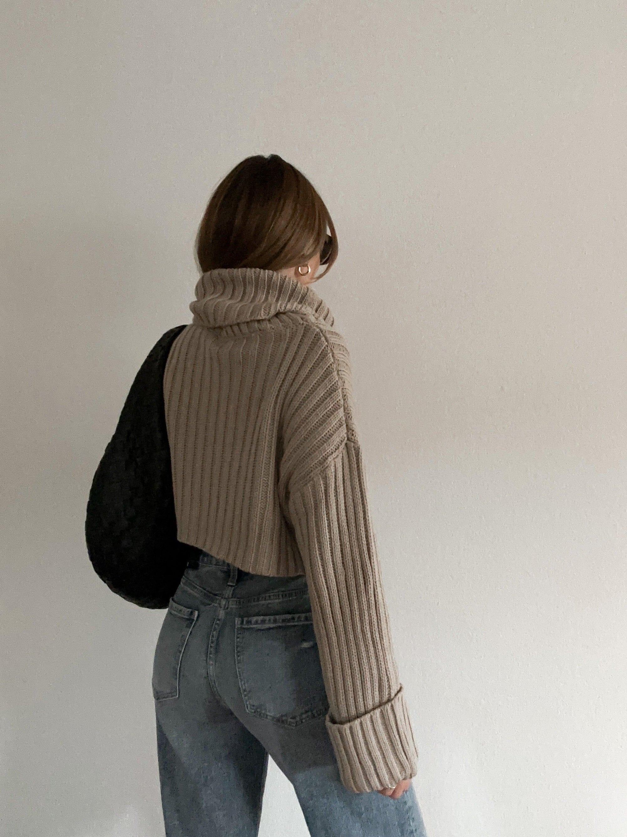 French Alps Crop Sweater - SHOPLUNAB