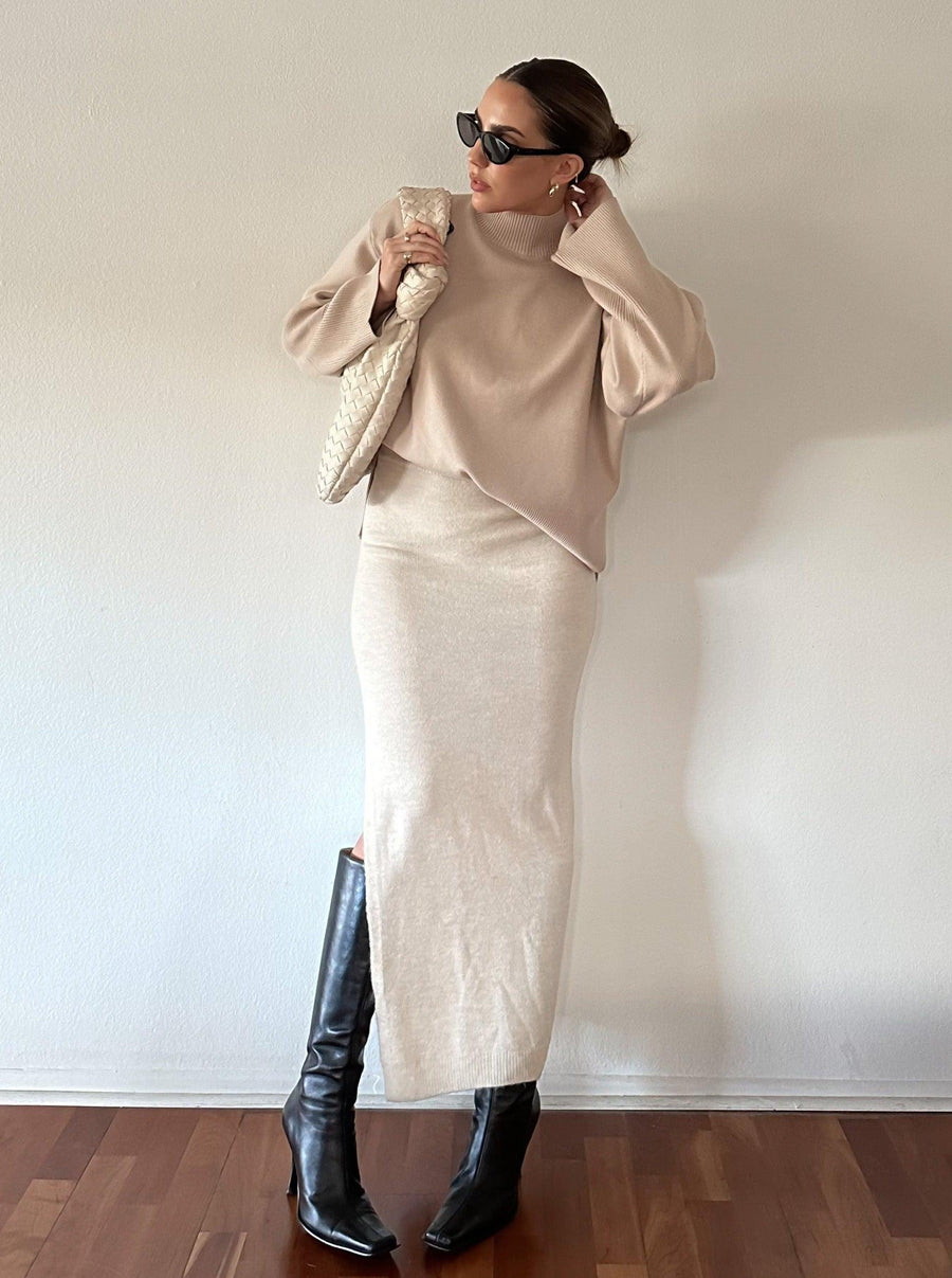 Knitted And Fitted Midi Skirt - SHOPLUNAB