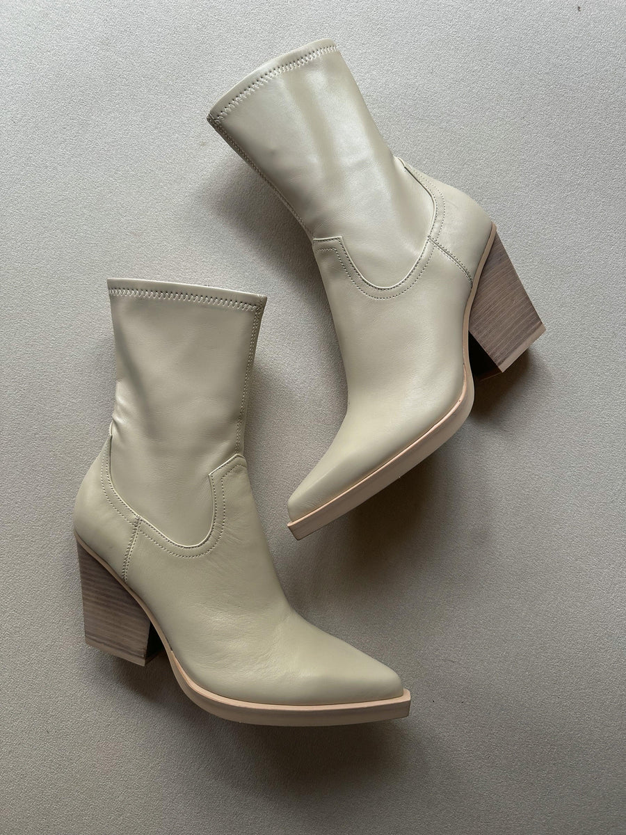 Boyd Boots by Dolce Vita - SHOPLUNAB